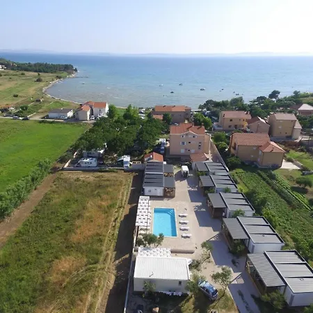 Ferienhaus Camp Medanic *