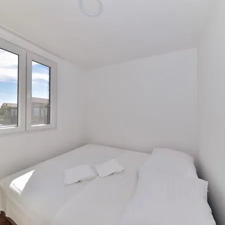 Camp Medanic Ferienhaus Privlaka (Zadar)
